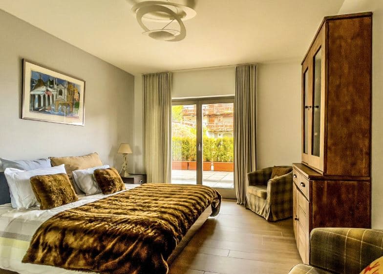 1557 – Appartement – 4.5pièces – 4500CHF – 160 m²