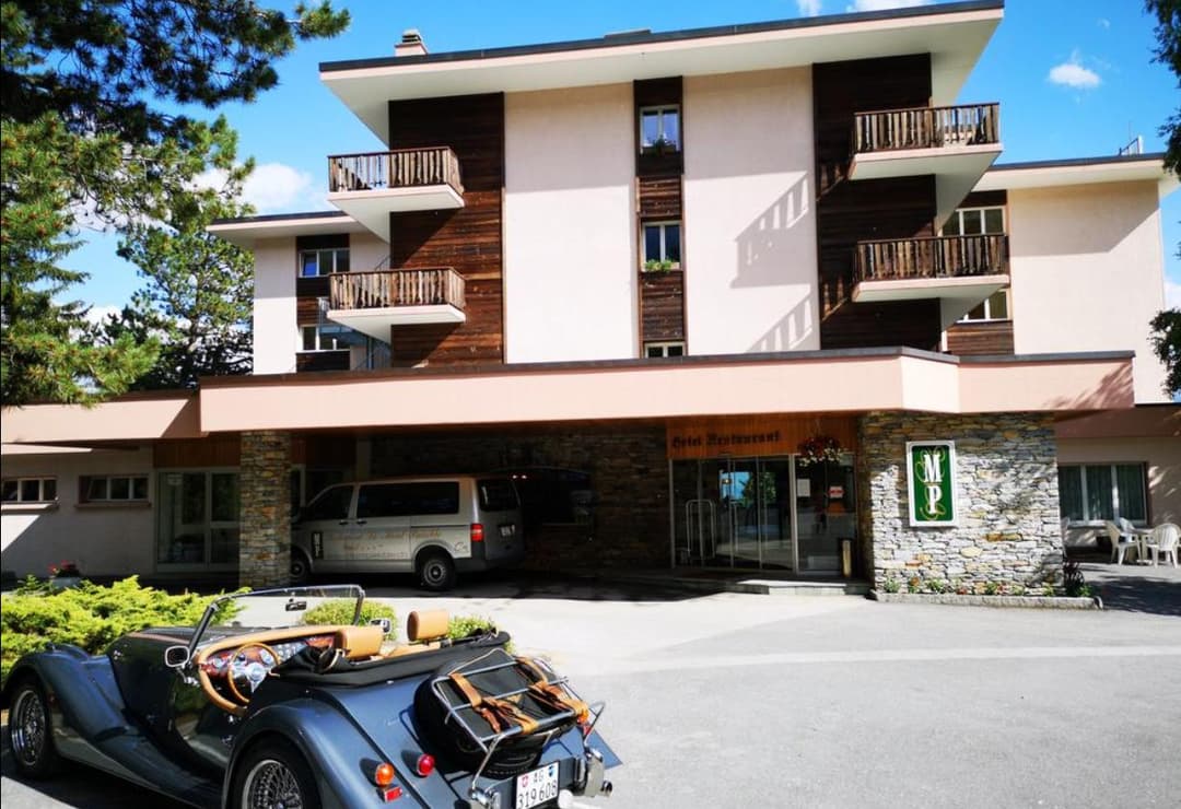 Hôtel Restaurant le Mont Paisible - Photo 1