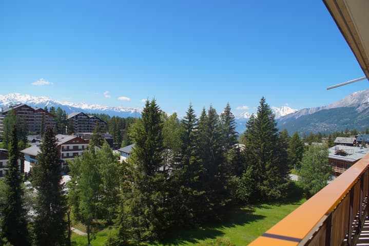 425 – Appartement 4 pièces – 2100 CHF