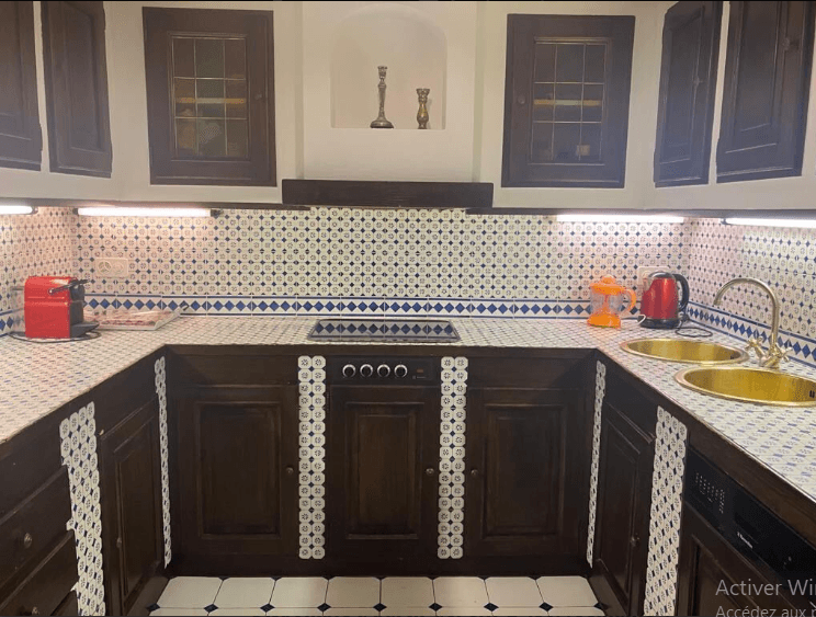 435 – Appartement 4 pièces – 2450CHF – 250m²