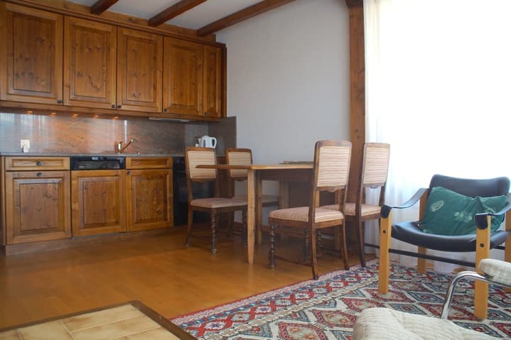 425 – Appartement 4 pièces – 2100 CHF