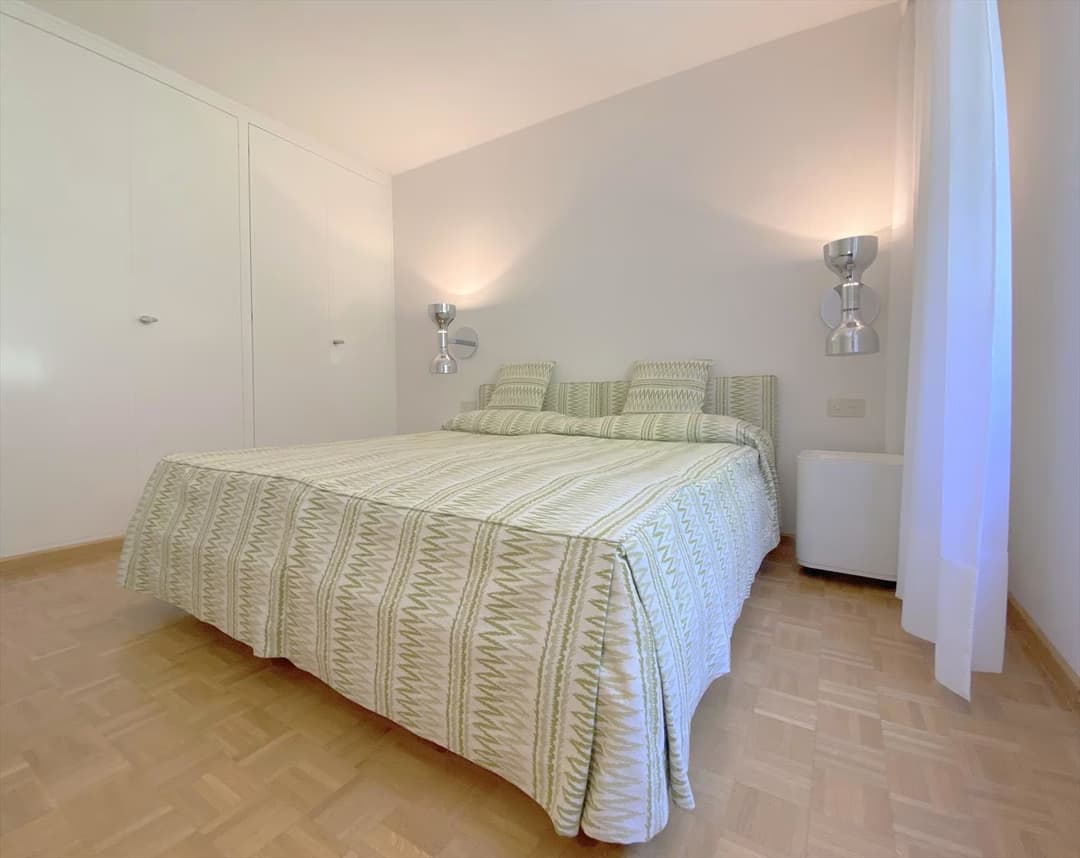 2140 – Appartement 3.5 pièces – 895000 CHF – 82 m²