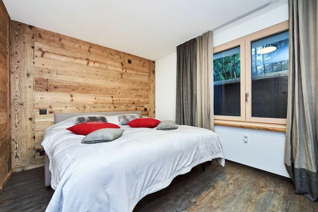 1007 – Appartement – 5pièces – 220 m²