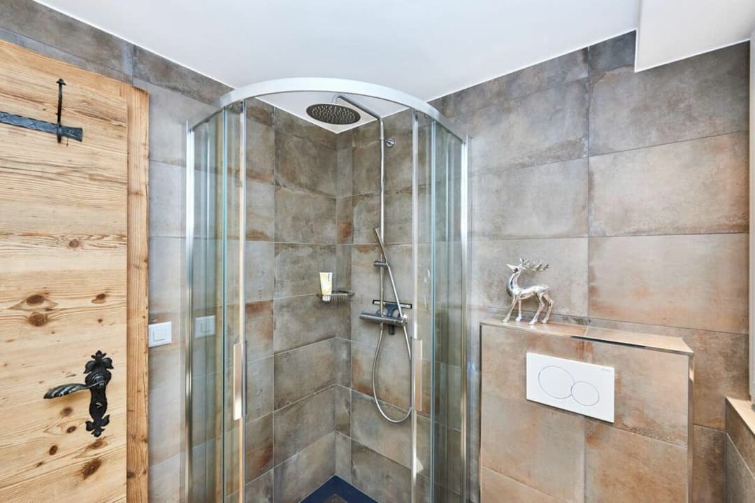 1007 – Appartement – 5pièces – 220 m²