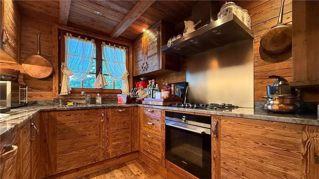 1333 – Maison 6,5 pièces – 230m²