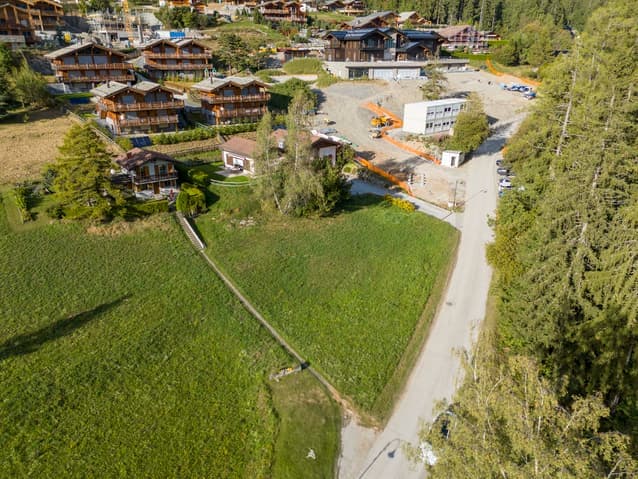 1641 – Terrain – 990000CHF – 878 m²