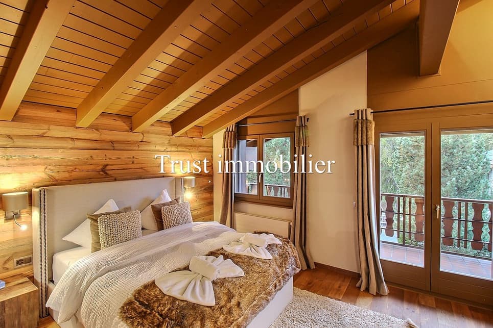 1392 – Appartement – 4.5pièces -15000 CHF – 150m²