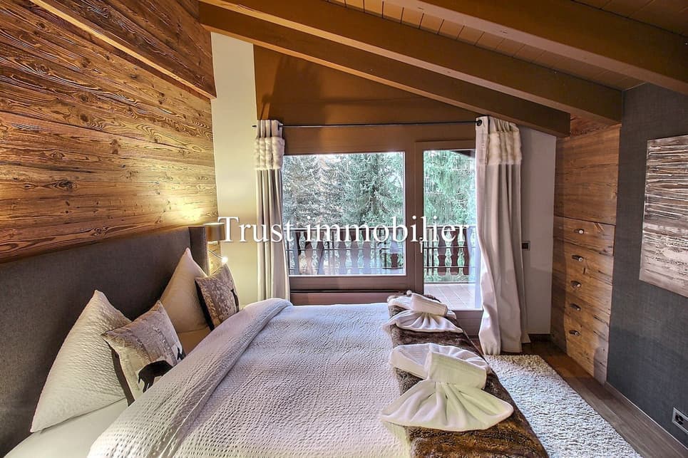 1392 – Appartement – 4.5pièces -15000 CHF – 150m²