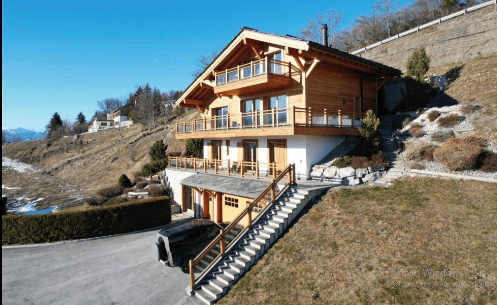 1766 – Maison 7.5 pièces -4680000 CHF – 320 m²