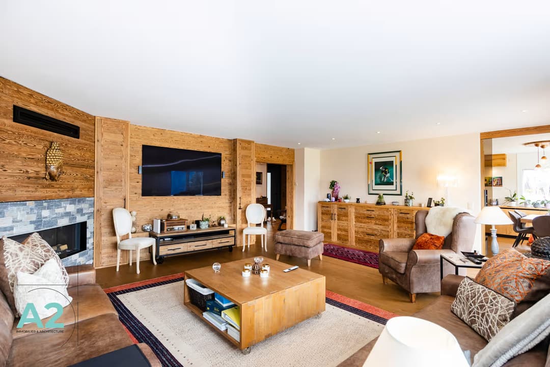 1452 – Maison – 9pièces – 10000CHF – 350m²