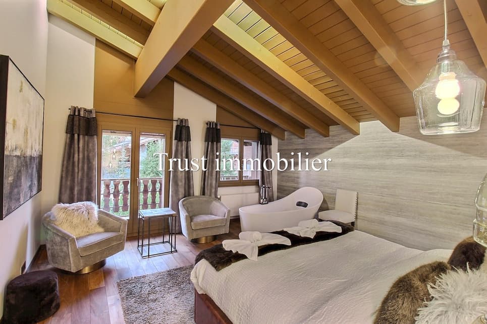 1392 – Appartement – 4.5pièces -15000 CHF – 150m²