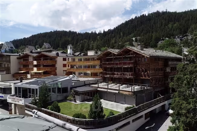 1779 – Appartement 6.5 pièces – 4600000 CHF – 328 m²