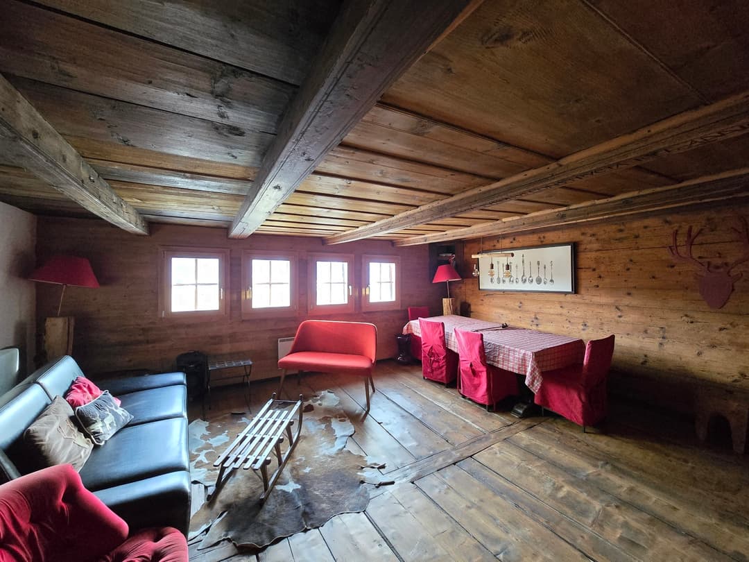 1974 – Appartement 4.5 pièces – 600000 CHF – 156 m²