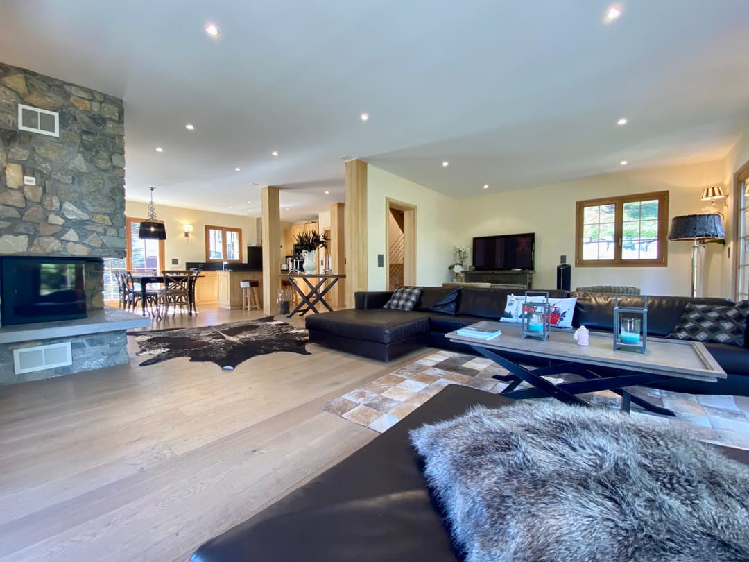 1593 – Maison – 4.5pièces – 7000CHF – 200 m²