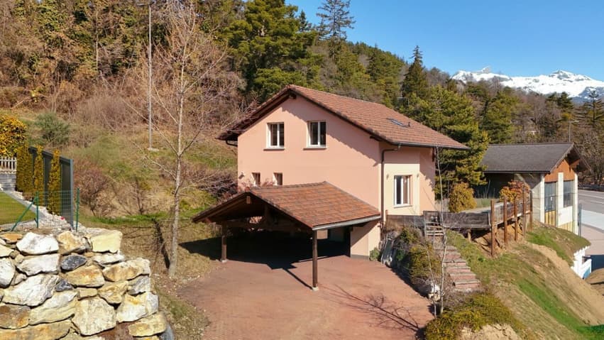 2046 – Maison 5.5 pièces – 895000 CHF – 255 m²