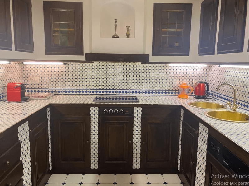 2721 – Appartement 4 pièces – 2450 CHF – 250 m²