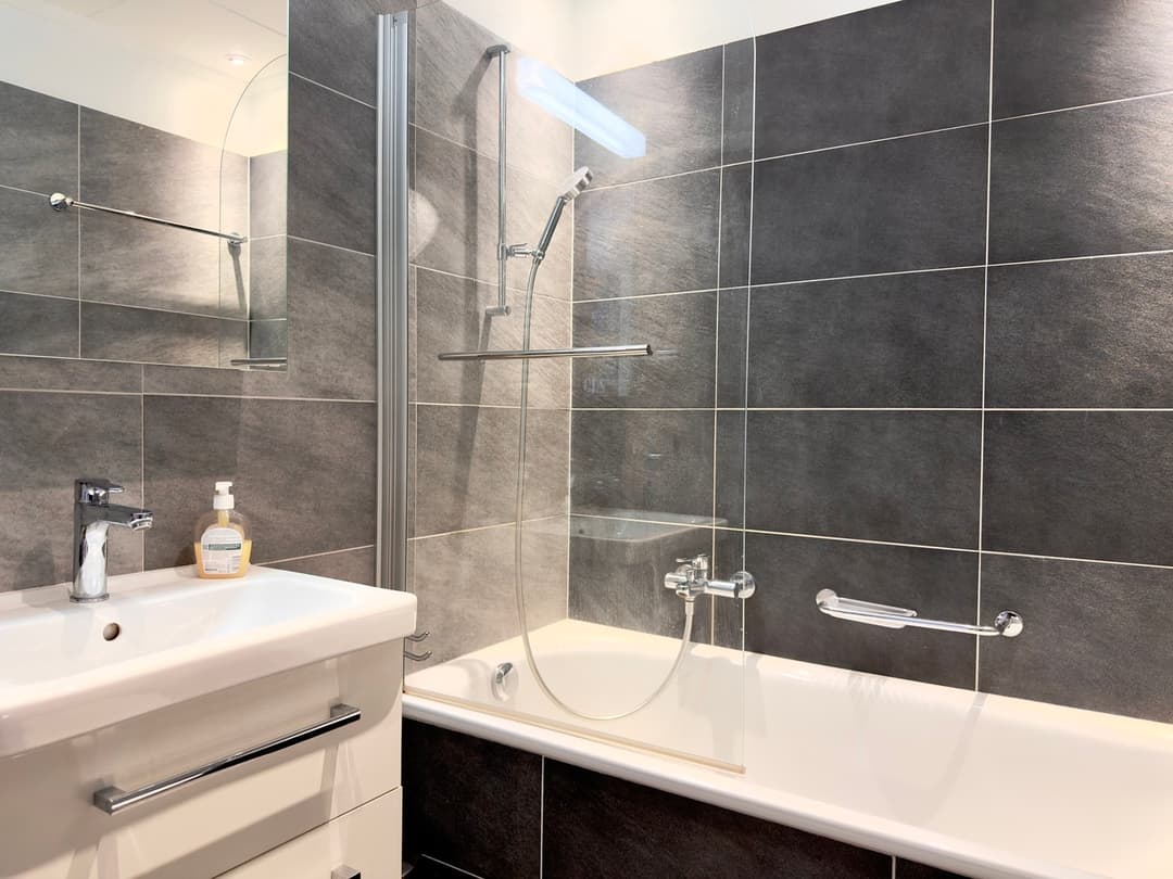 1711 – Appartement 4 pièces – 2450CHF – 114m²