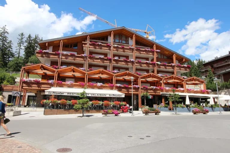 1684 – Commerce – 13800CHF – 258 m²