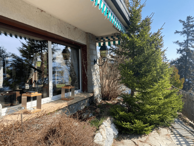 2721 – Appartement 4 pièces – 2450 CHF – 250 m²