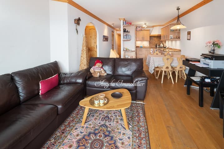 2063 – Appartement 2 pièces – 1200000CHF – 86m²