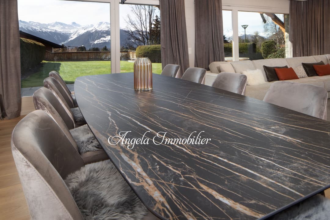 2093 – Appartement – 3700000 CHF -187 m²