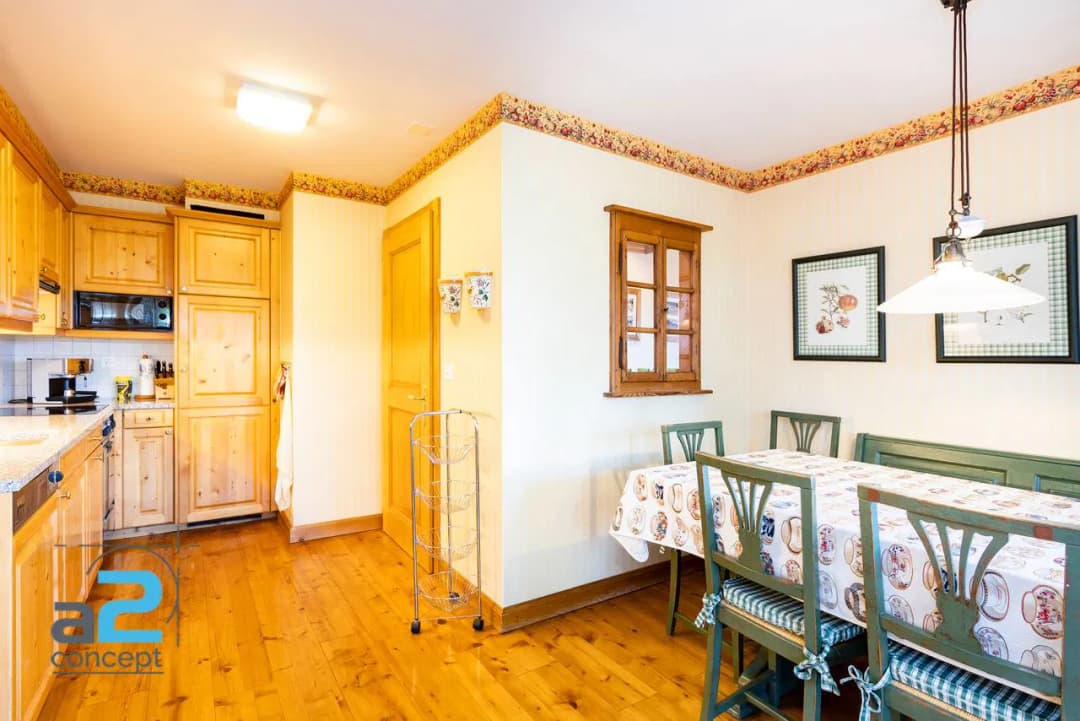 1656 – Apparetement 5.5 pièces – 3000 CHF – 172 m²