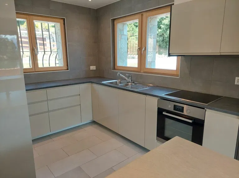 1668 – Maison 6.5 pièces – 243 m²