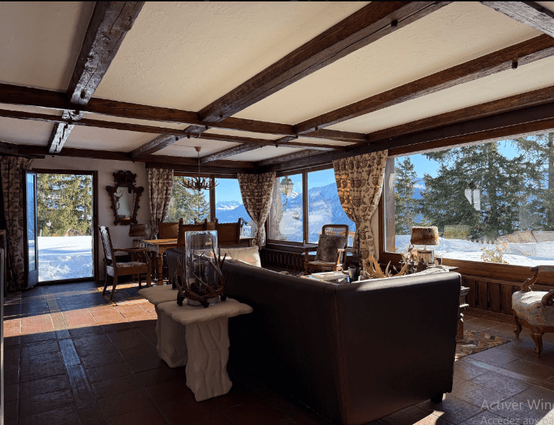 2721 – Appartement 4 pièces – 2450 CHF – 250 m²