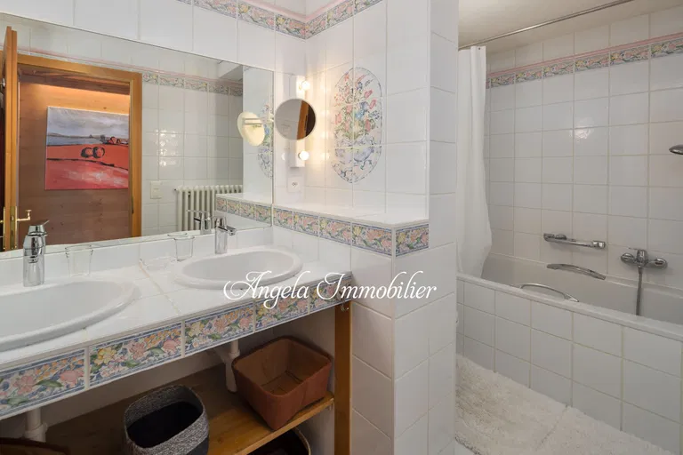 2067 – Appartement – 2pièces – 116 m²