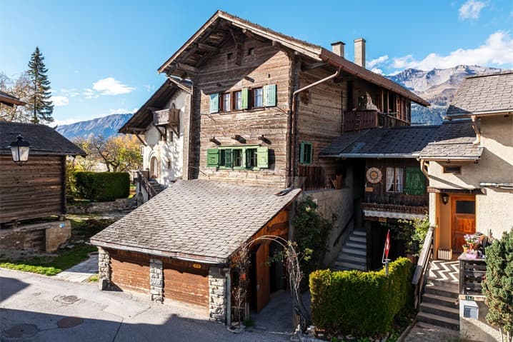 2202 – Maison 7 pièces – 695000CHF – 148m²