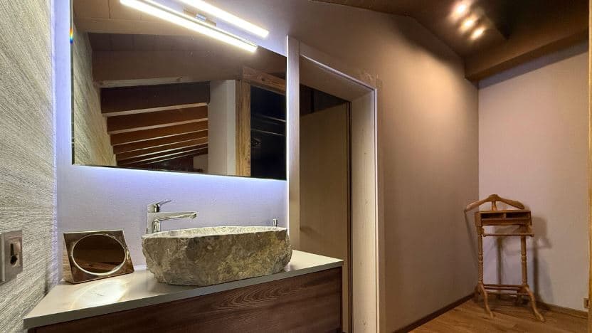 1836 – Appartement 4.5 pièces – 15000CHF – 150m²