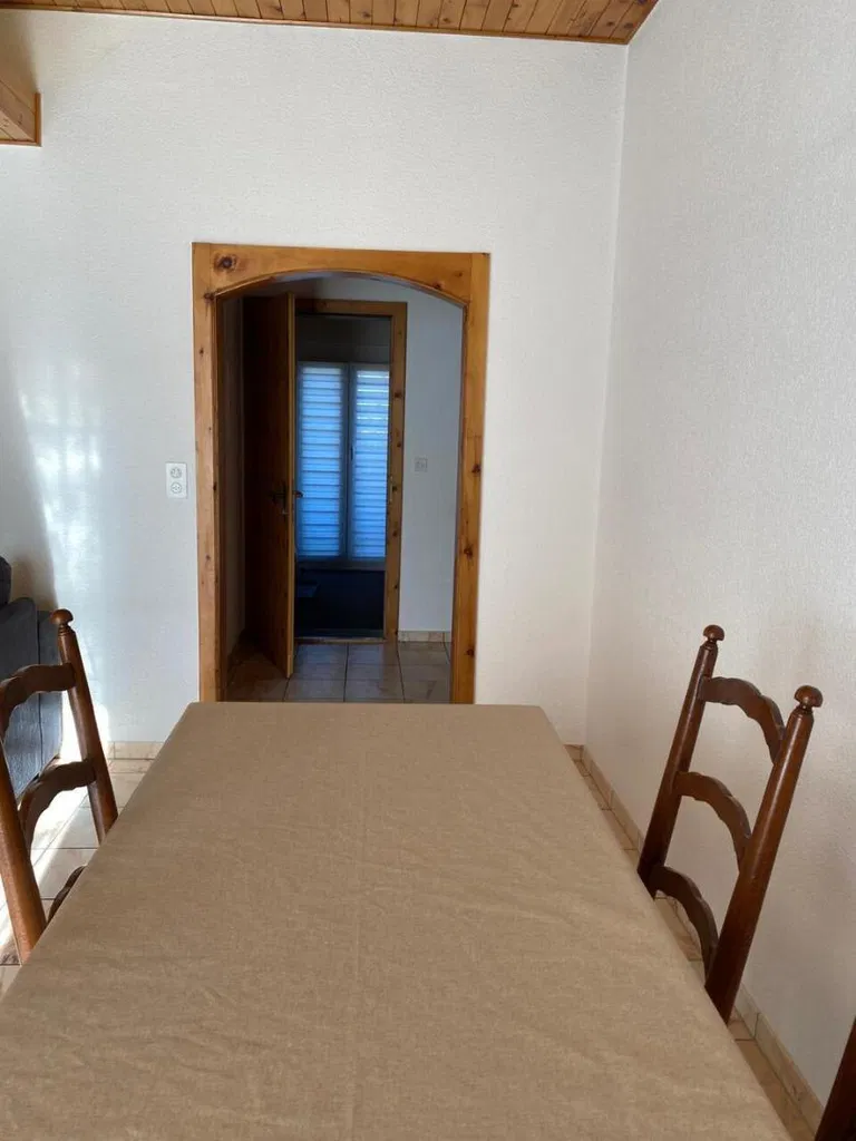 1819 – Appartement – 3pièces -2400CHF – 80 m²