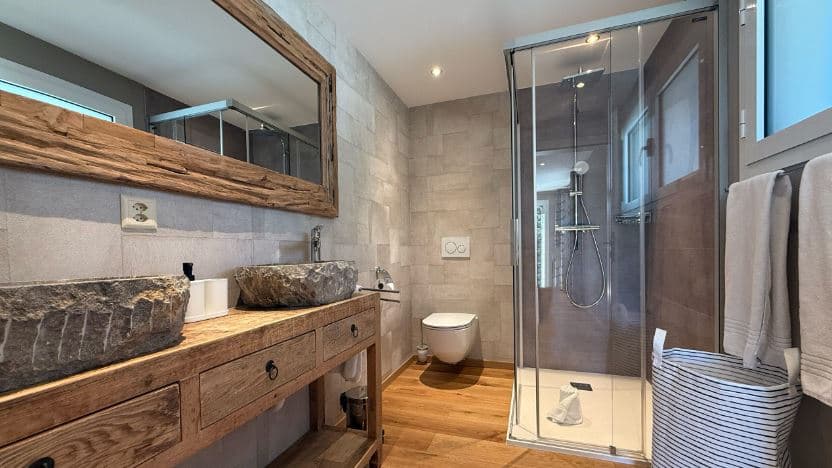 1838 – Maison 7 pièces – 22000CHF – 320m²