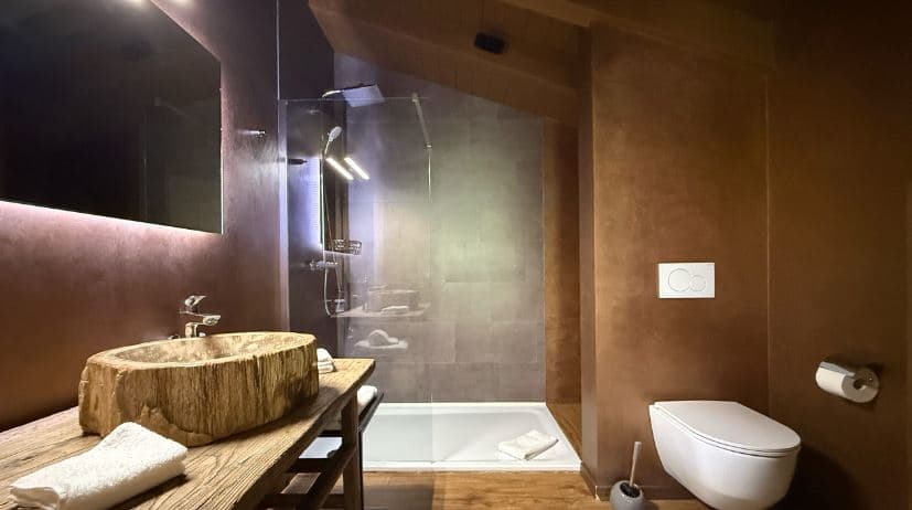 1836 – Appartement 4.5 pièces – 15000CHF – 150m²