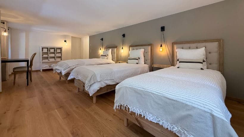 1838 – Maison 7 pièces – 22000CHF – 320m²