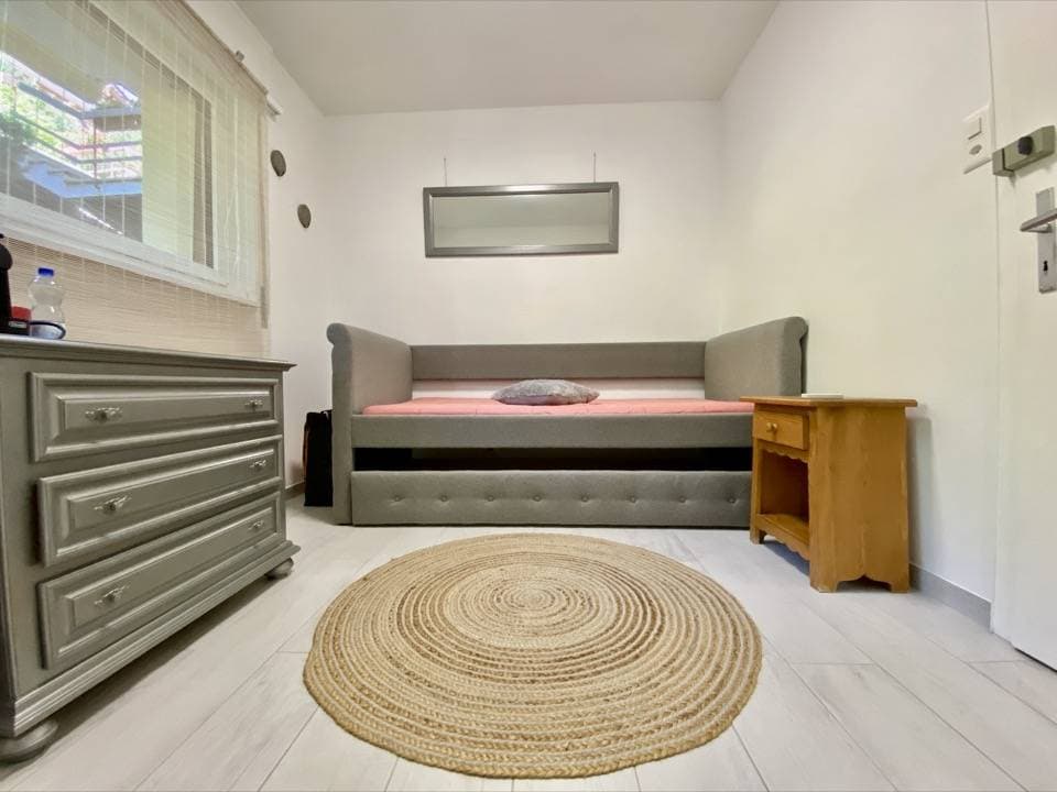 1753 – Appartement 1 pièces -700 CHF – 15 m²