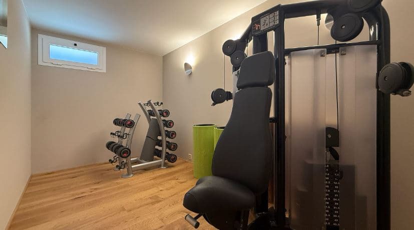 1838 – Maison 7 pièces – 22000CHF – 320m²