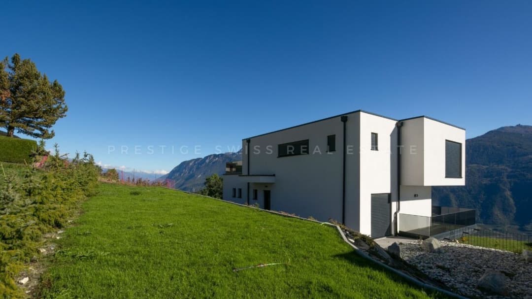 2143 – Maison 5 pièces – 2100000 CHF – 328 m²