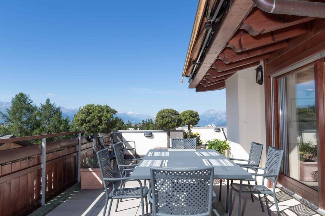 2145 – Appartement 5.5 pièces – 225 m²