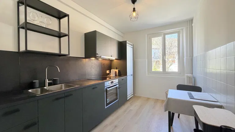 1830 – Appartement 3.5 pièces – 2100 CHF – 75 m²