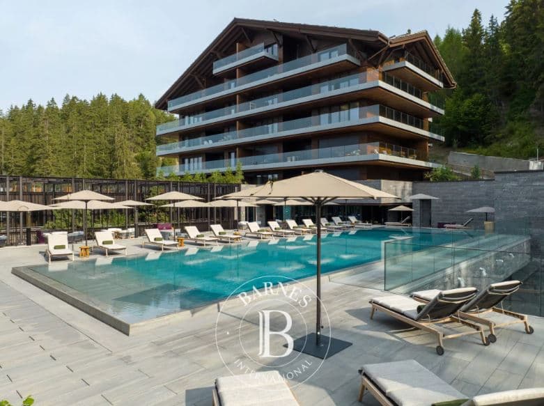 2215 – Appartement 4 pièces – 7400000 CHF – 218m²