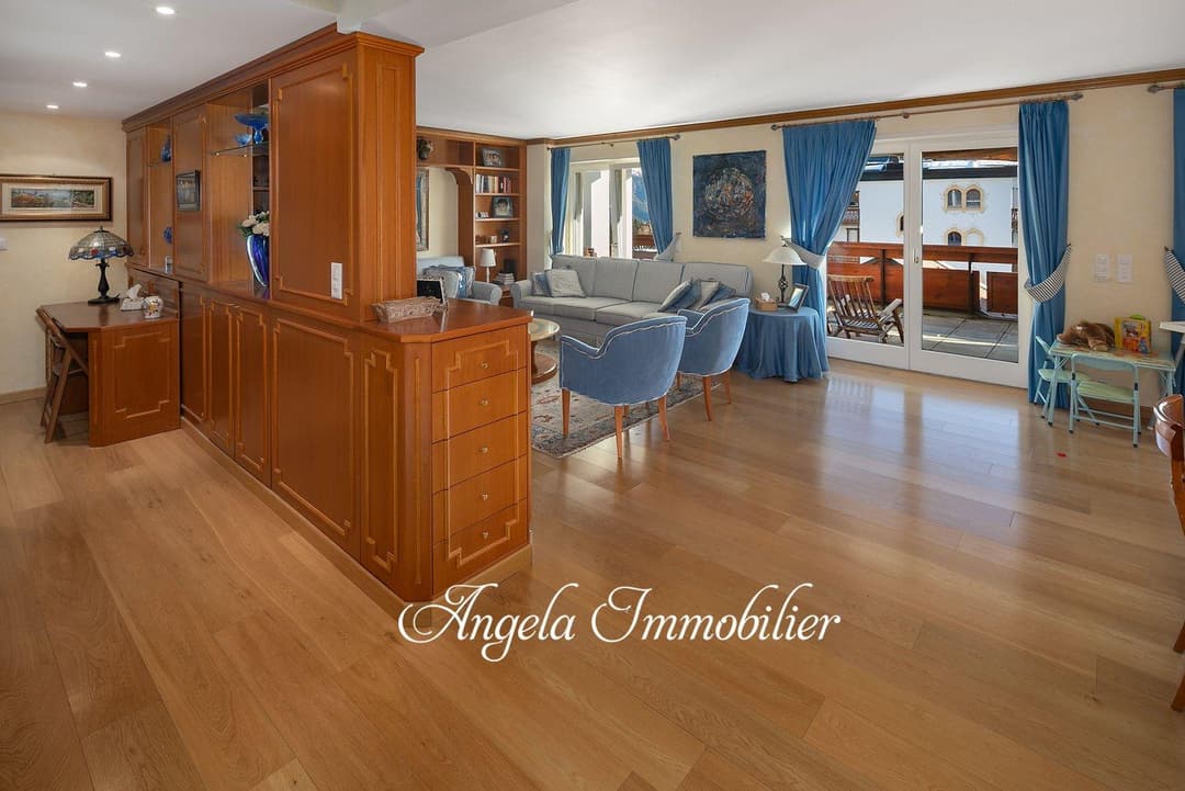 1771 – Appartement 7.5 pièces – 228 m²