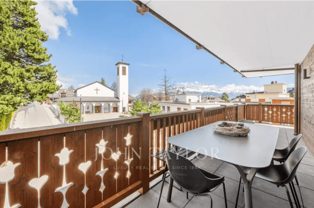 2205 – Appartement à vendre – 229 m2 – 5.5 pièces