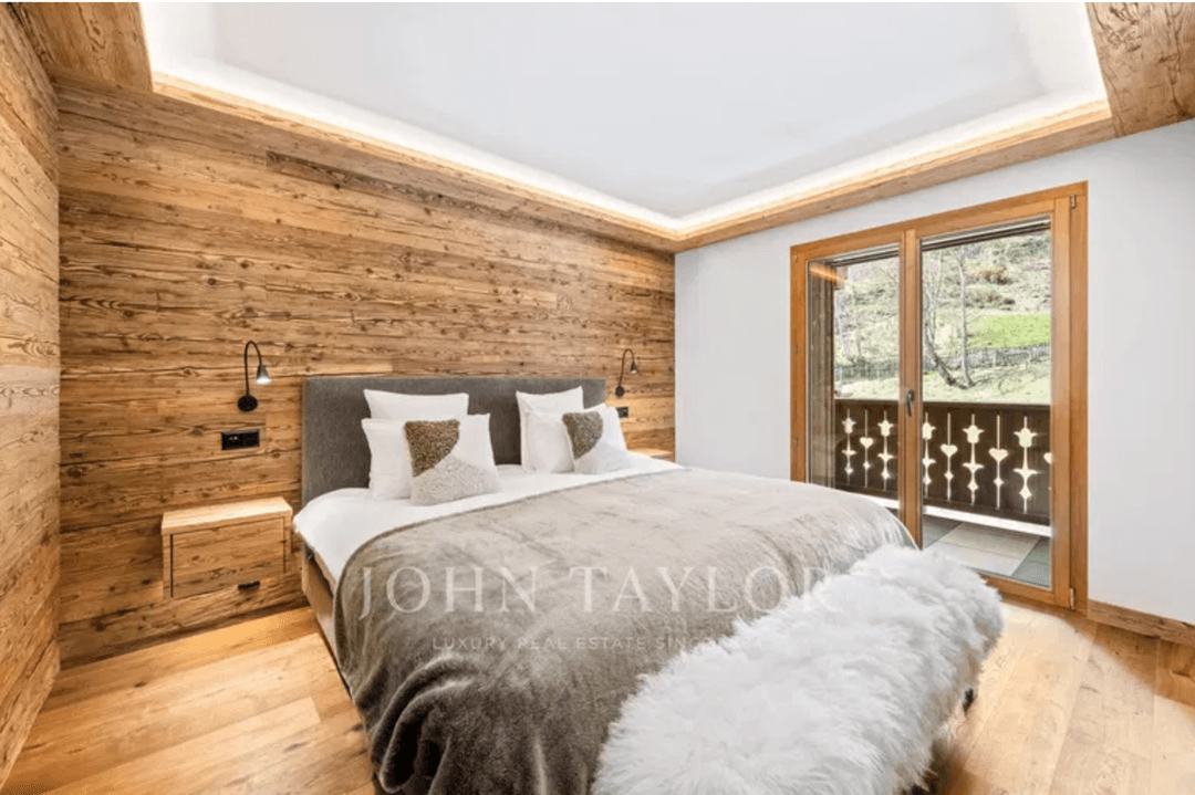 2205 – Appartement à vendre – 229 m2 – 5.5 pièces