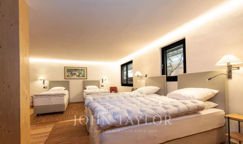 1913 – Appartement – 6pièces – 230m²