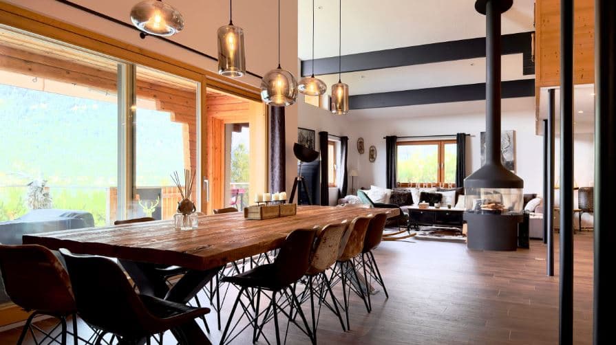 1855 – Chalet 7 pièces – 24000CHF – 300m²