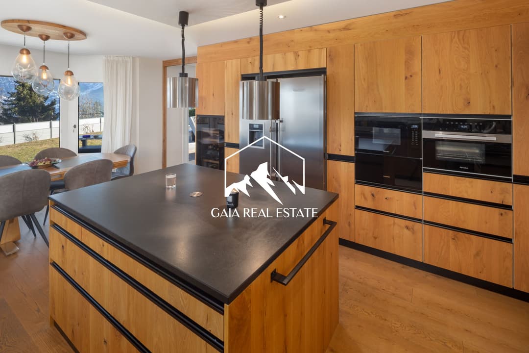 2261 – Maison – 5900000 CHF – 660 m²
