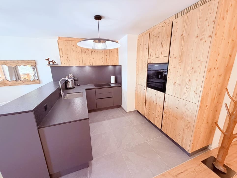 1876 – Appartement – 4pièces – 5000CHF – 101m²