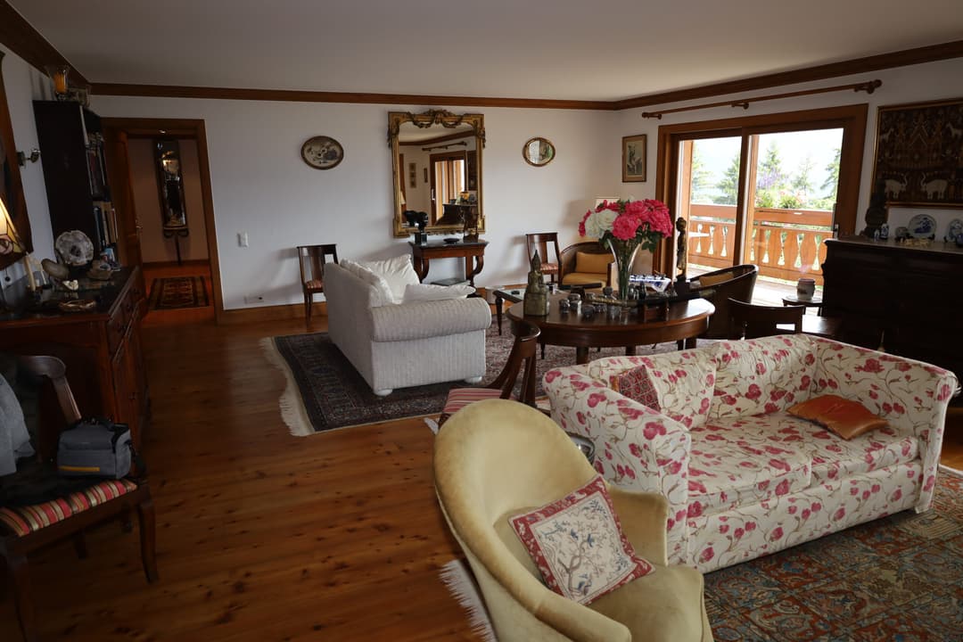 2304 – Appartement 7.5 pièces – 318m²