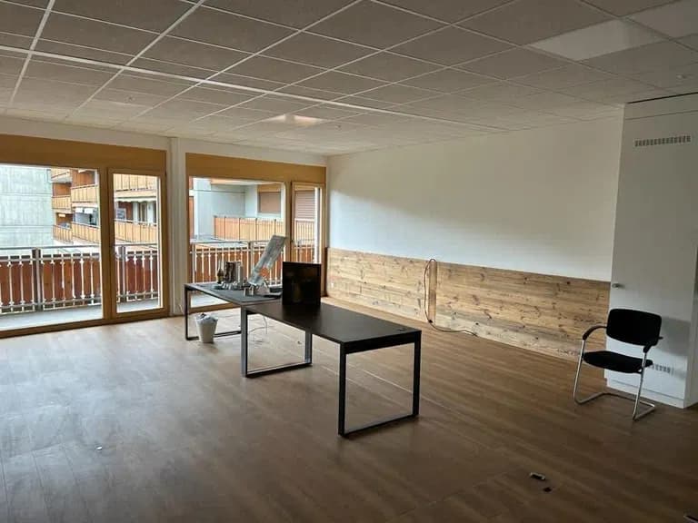 1874 – Commerce – 3280 CHF – 175m²